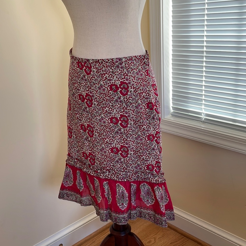BCBG MAXAZRIA multi-colored skirt. Size S